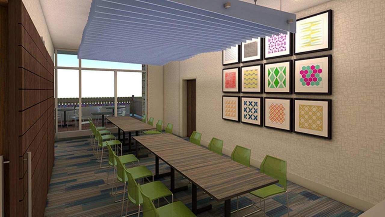Holiday Inn Express & Suites - Dallas Market Center By Ihg Exterior foto
